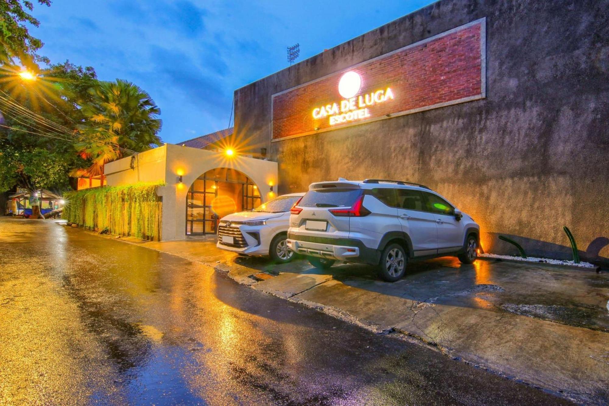 Escotel Casa De Luga ジャカルタ エクステリア 写真
